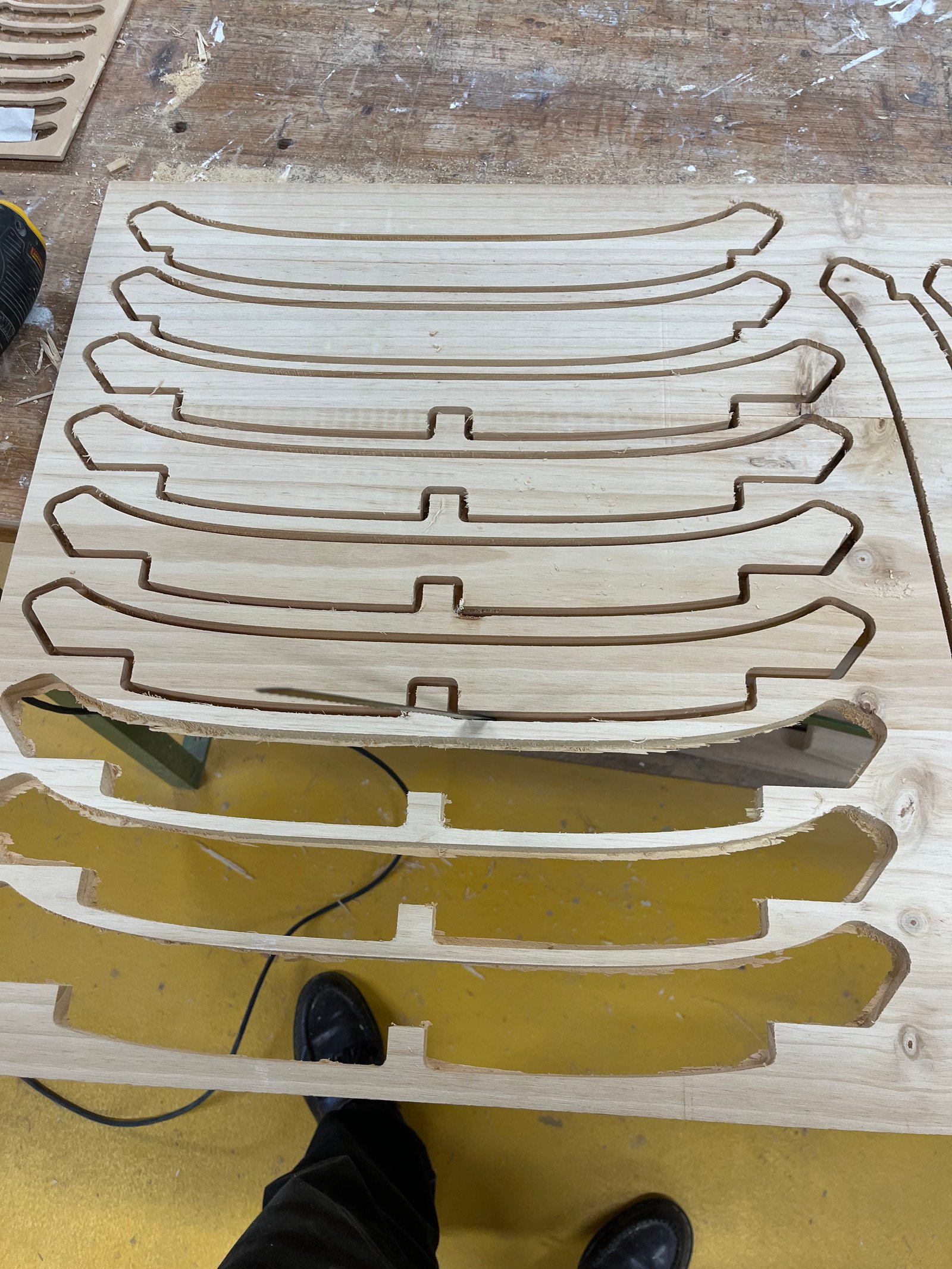 Lattes d'assise · CNC
