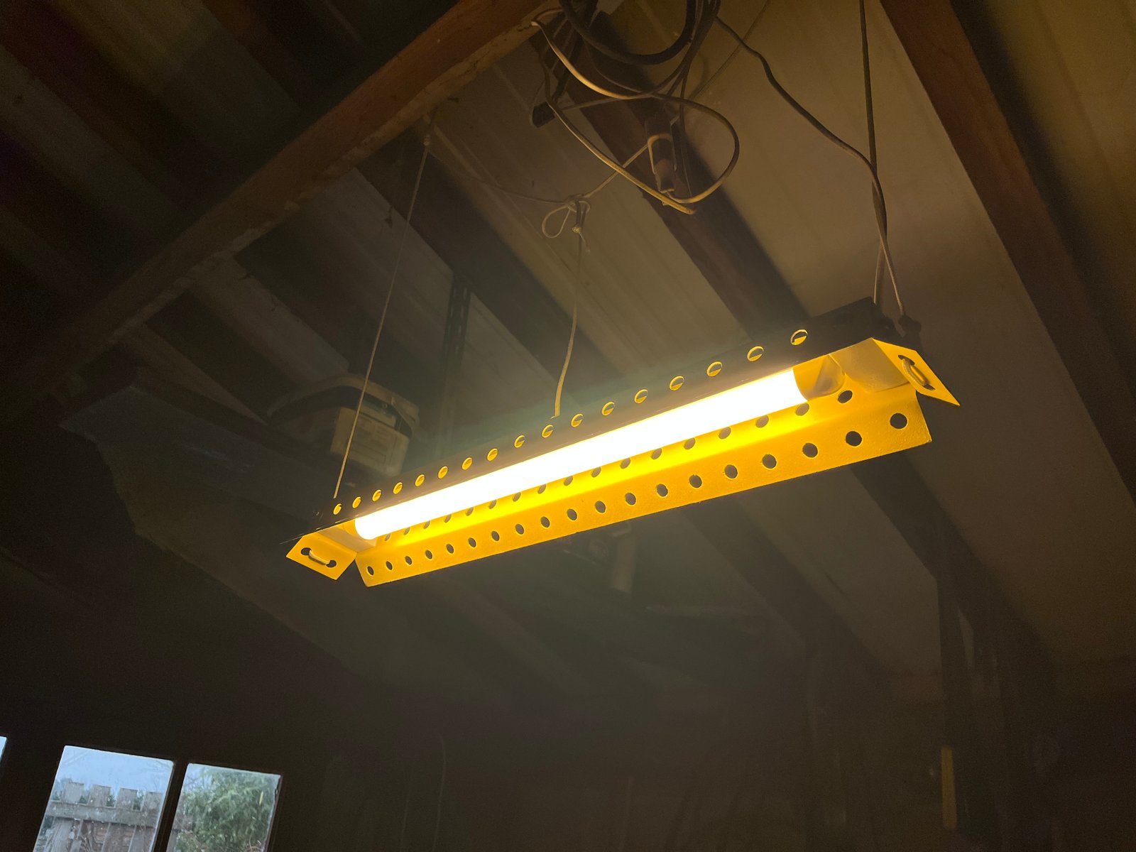 Yellow Chair Light 01